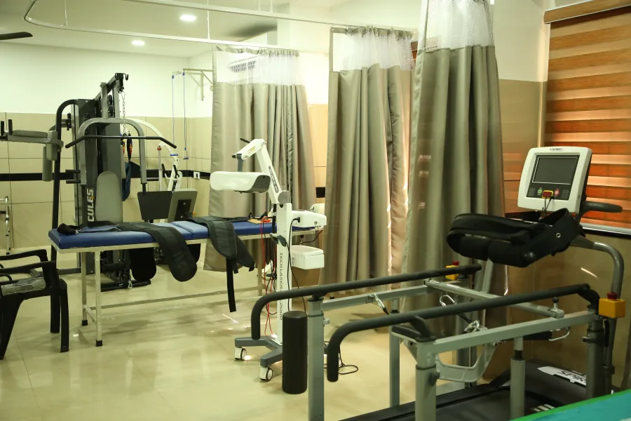 Gym & traction table